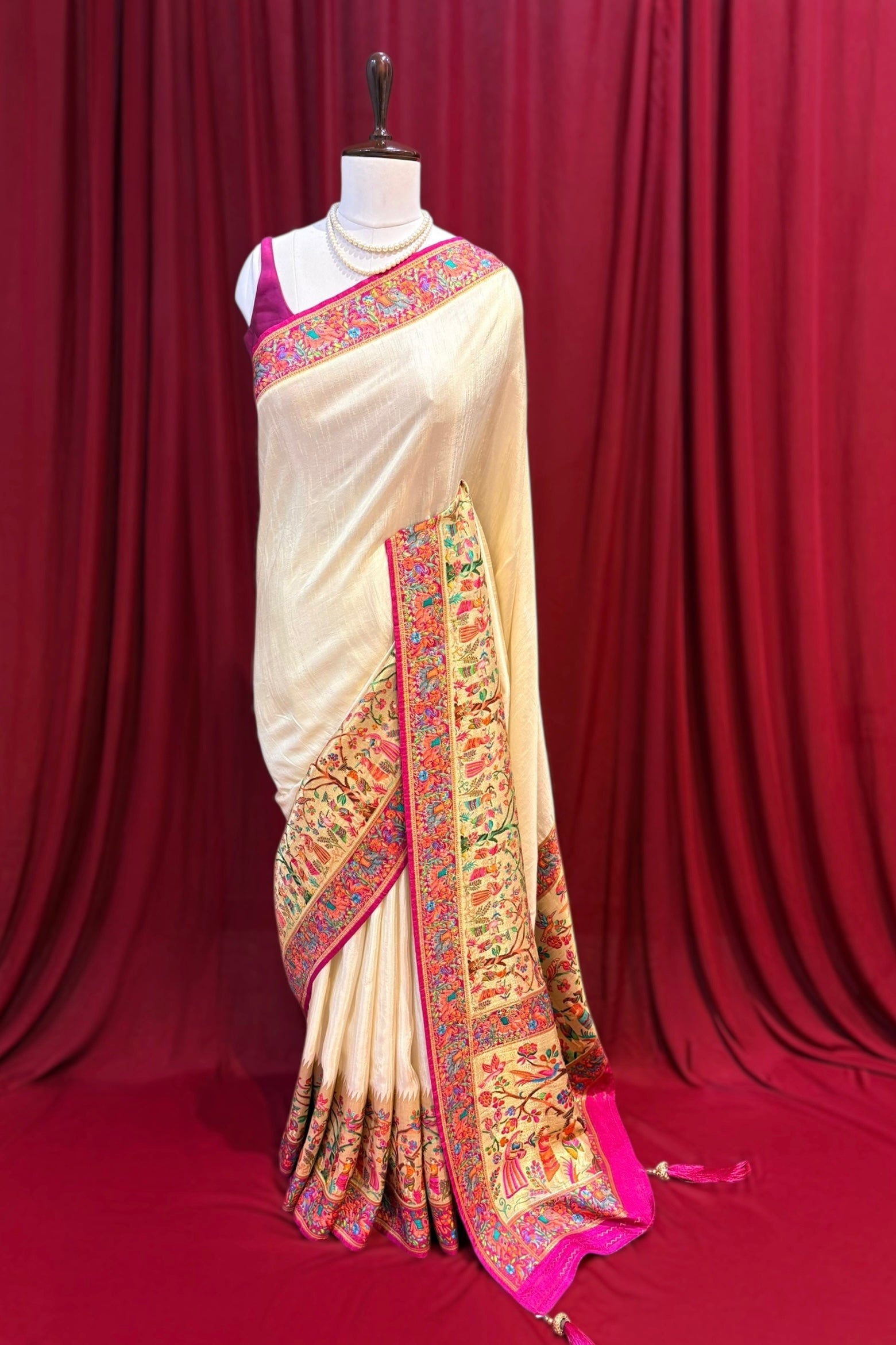 Position print soft silk saree - Off white