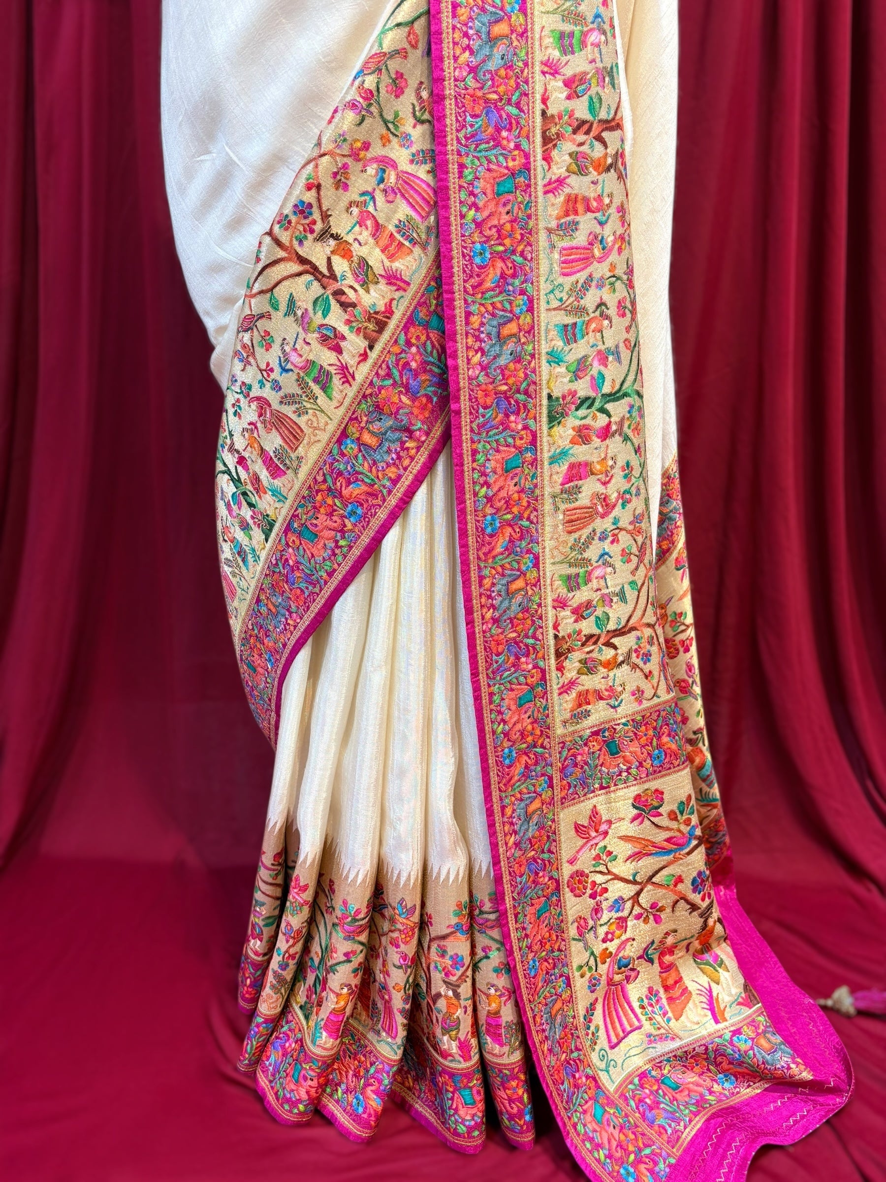 Position print soft silk saree - Off white
