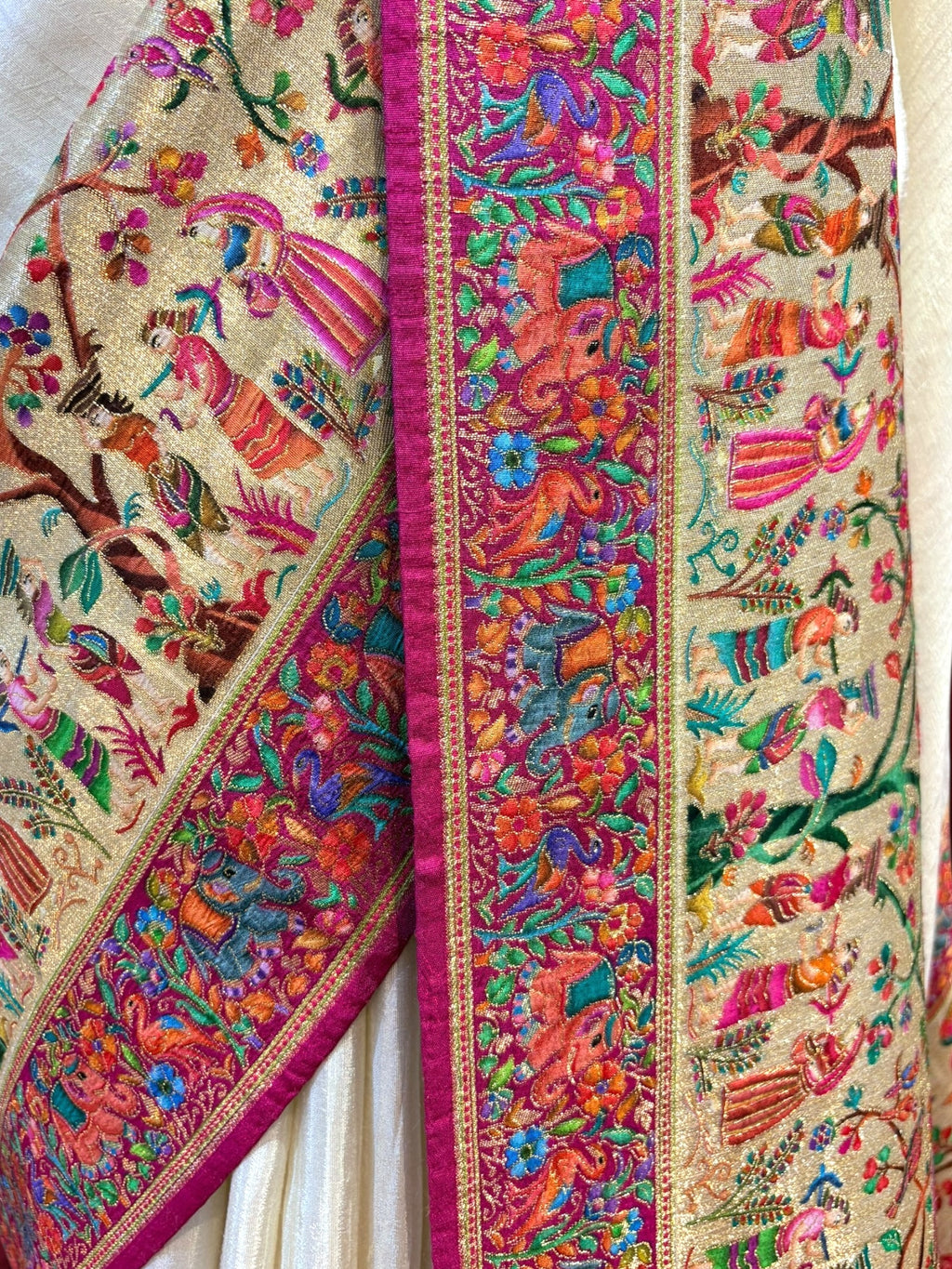 Position print soft silk saree - Off white