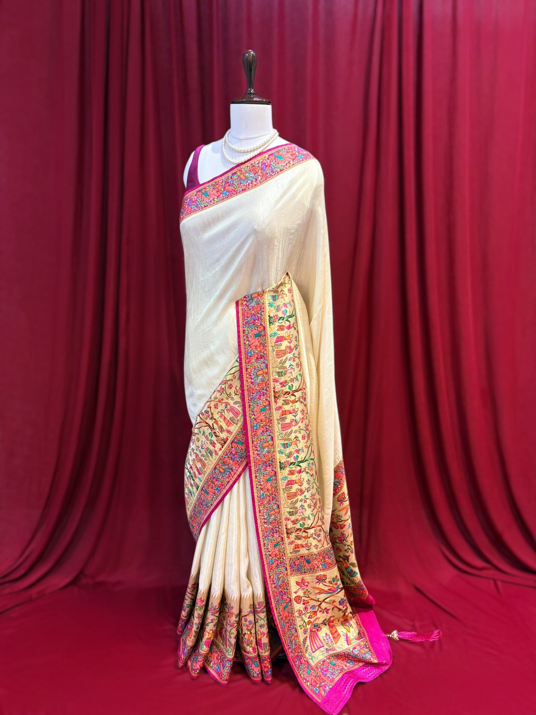 Position print soft silk saree - Off white