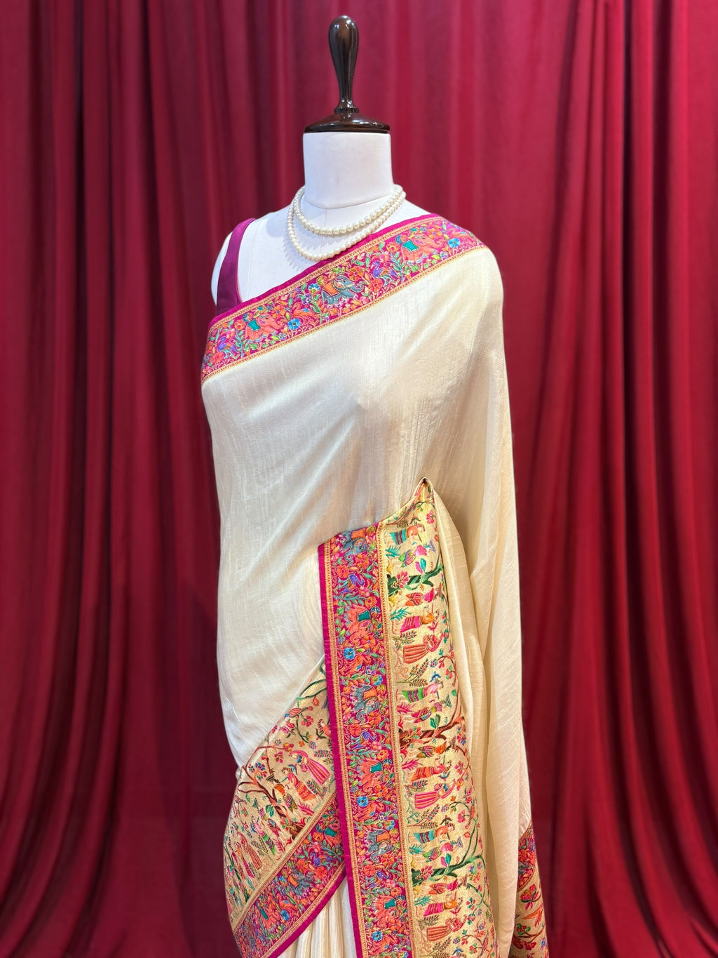 Position print soft silk saree - Off white