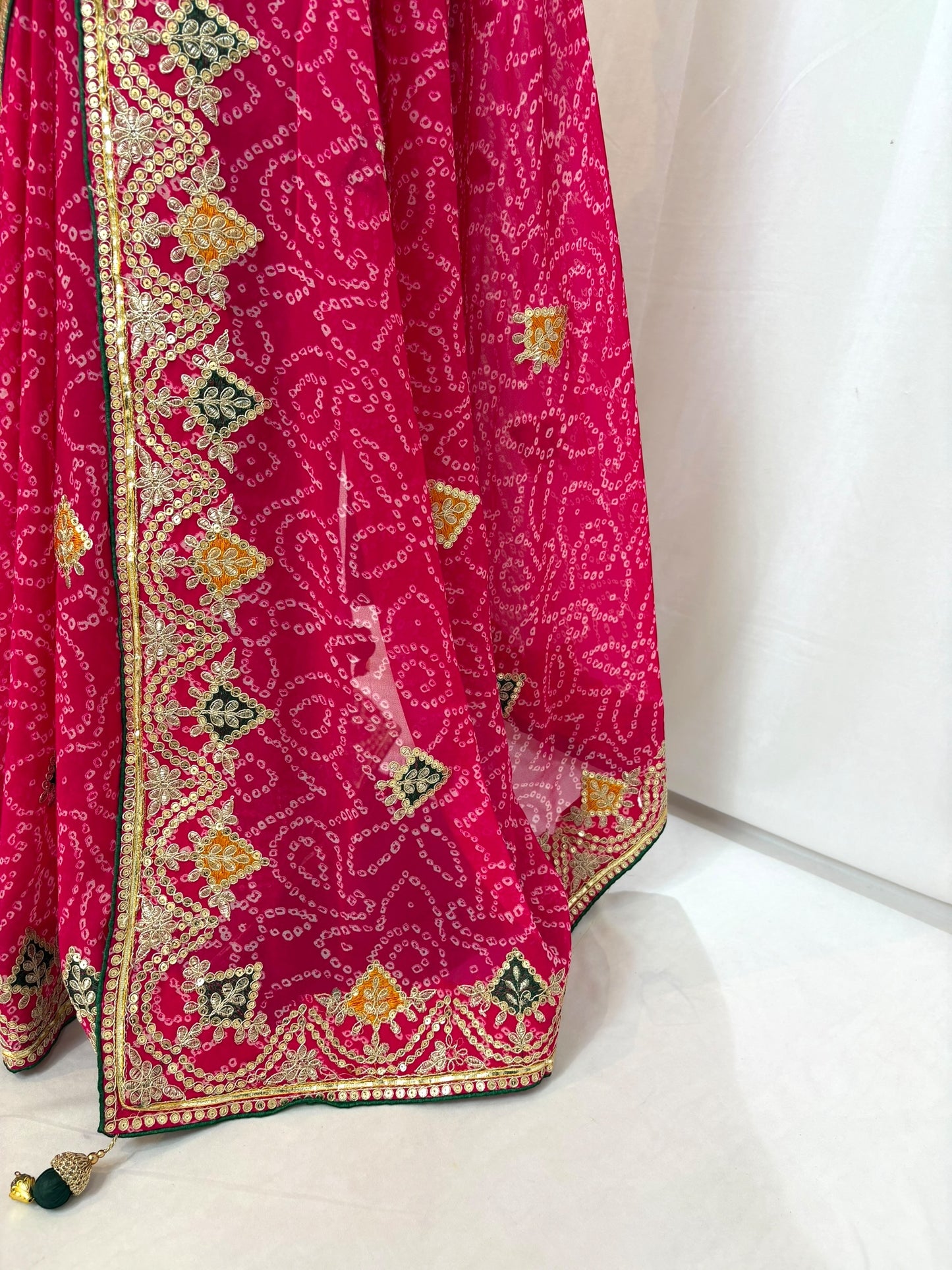 Georgette Bandhani Saree Statement - Pink