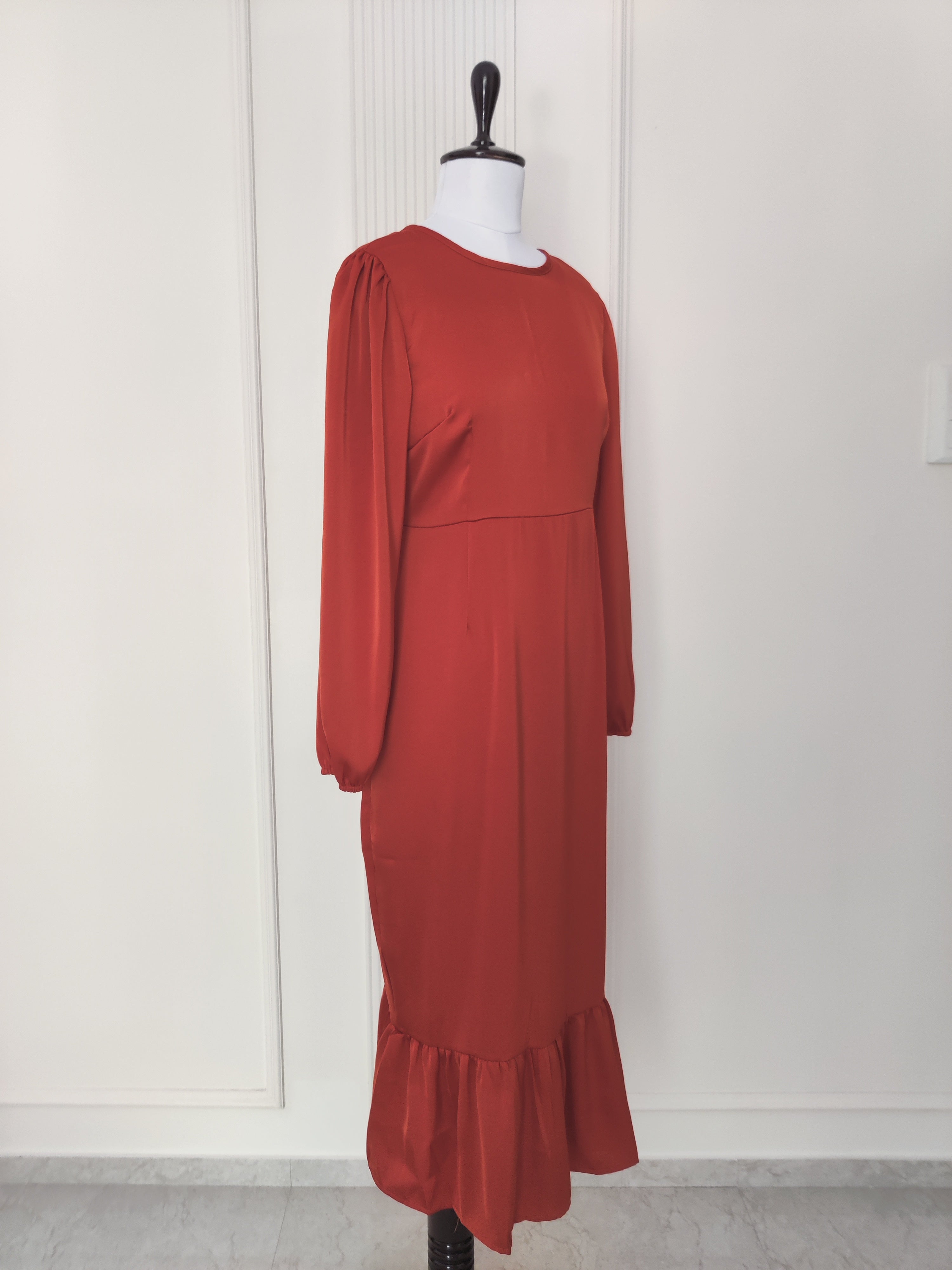 Ballon sleeves ruffle dress